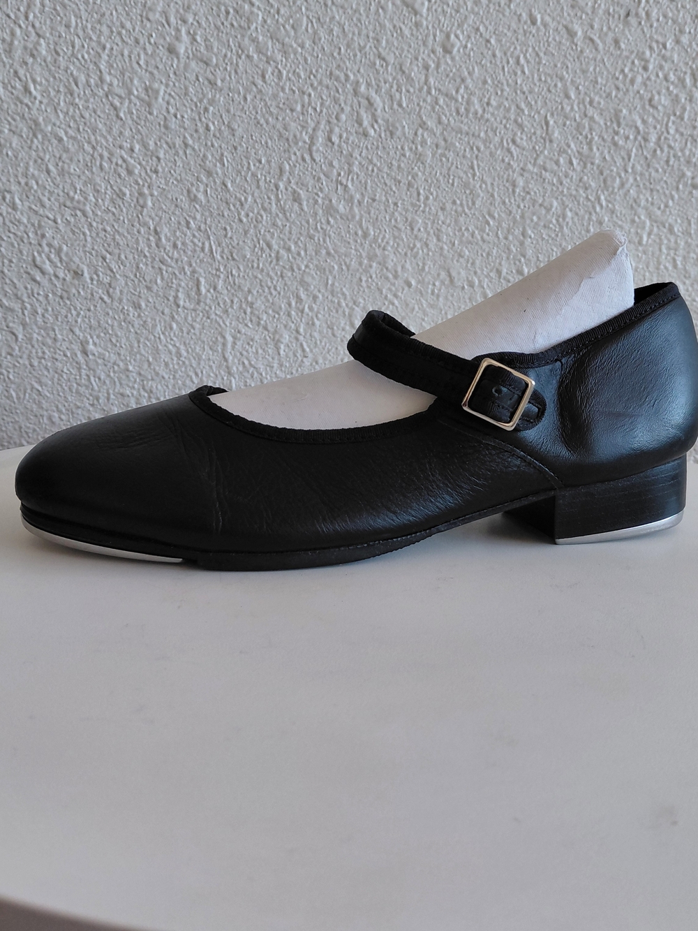 Capezio  Womens  Black Leather Dance Step Jazz Metal Studs Shoes